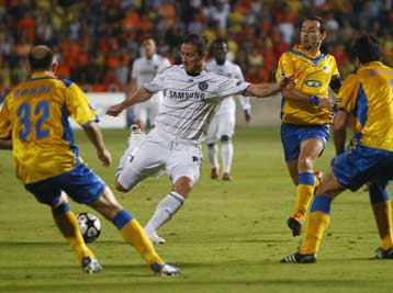 Πάλεψε ο ΑΠΟΕΛ, η Τσέλσι «πήρε» το 0-1 στην Κύπρο