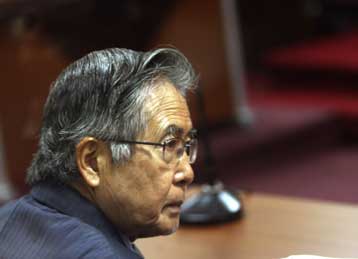 Σε έξι χρόνια κάθειρξη καταδικάστηκε ο πρώην πρόεδρος του Περού Αλ.Φουτζιμόρι