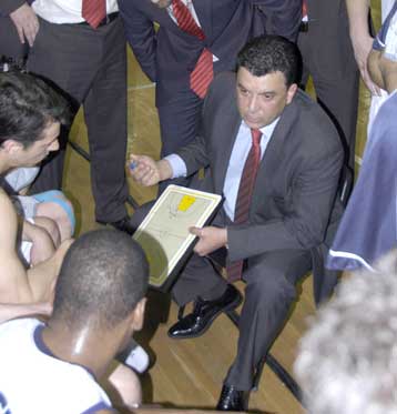 Τα Τρίκαλα πέτυχαν φιλική νίκη επί του Περιστερίου με 80-79