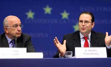 Ελπίδες για τριετή παράταση στη μείωση του ελλείμματος κάτω από το 3%