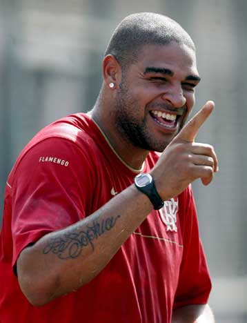 «Ζω ξανά» το μήνυμα του Αντριάνο, μετά τις περιπέτειες που πέρασε ο Βραζιλιάνος φορ