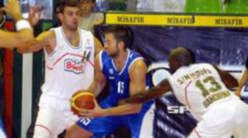 Πρώτη νίκη του Πανελληνίου με 78-67 επί του Ερυθρού Αστέρα