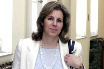 Η εργασία αποτελεί προτεραιότητα για το ΠΑΣΟΚ, λέει η Εύη Χριστοφιλοπούλου