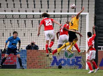 Η ΑΕΚ νίκησε τη Μπενφίκα με τον Μαϊστόροβιτς να κάνει του… κεφαλιού του