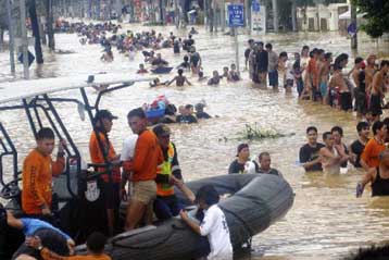 Εκκενώνονται επαρχίες στις Φιλιππίνες εν αναμονή νέου καταστροφικού τυφώνα