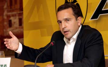 «Βάλτε λεφτά ή φύγετε…» το e-mail του Θανόπουλου