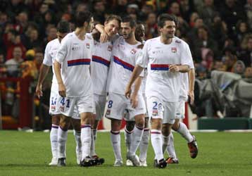 «Σκόνταψαν» Μπορντό και ΠΣΖ, στην κορυφή ανέβηκε η Λιόν