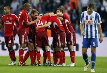 Ανατροπή και κορυφή για το Αμβούργο, 3-1 στο Βερολίνο