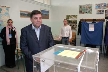 «Ο Καραμανλής έφερε το ΠΑΣΟΚ στην εξουσία» θεωρεί ο Γιώργος Καρατζαφέρης