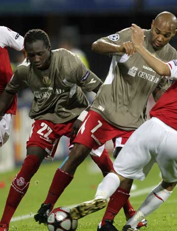 Δεύτερη η Σταντάρ Λιέγης μετά το 1-0 επί της Γκενκ