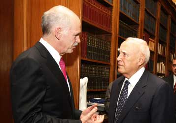 Την κυβέρνησή του συνθέτει ο Γιώργος Παπανδρέου