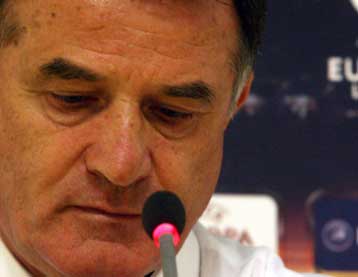 Κανονικά στην προπόνηση ο Μπάγεβιτς, συνάντηση με Θανόπουλο, έρχεται και ο Νοτιάς