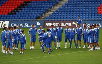 Προβλήματα στην Εθνική, «πάμε για το 2×2» είπε ο Sam