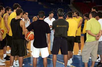 «Μπάχαλο» στην ΑΕΚ με τη συμμετοχή των ξένων, μετά την απαγόρευση της FIBA