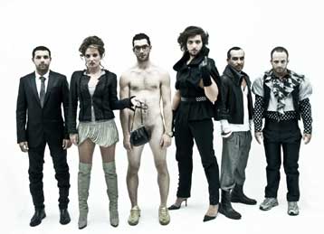 «Τα Καινούργια Ρούχα του Αυτοκράτορα» επιστρέφουν στο Θέατρο Ροές