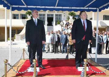 Σε κλίμα συναίνεσης η αλλαγή φρουράς στο υπουργείο Εθνικής Αμυνας