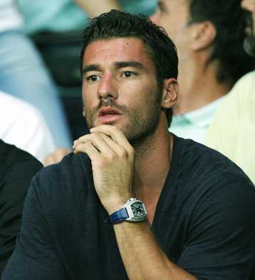 Αγωνία για Γιούρκα και υπό προϋποθέσεις «ναι» στον ΠΑΟΚ