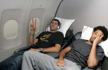 Πολύωρη ταλαιπωρία για τον Ολυμπιακό στις ΗΠΑ