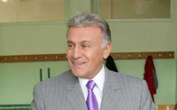 Την υποψηφιότητά του για την προεδρία της ΝΔ ανακοίνωσε ο Π.Ψωμιάδης