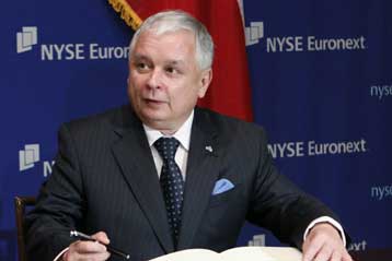 Εμπόδια θέτει η Τσεχία στη Συνθήκη της Λισαβόνας, υπογράφει τελικά η Πολωνία