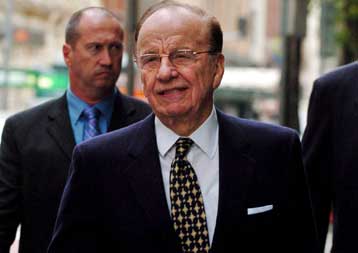 Τα sites που αναδημοσιεύουν τις ειδήσεις μας πρέπει να πληρώνουν, τονίζει ο Μέρντοχ