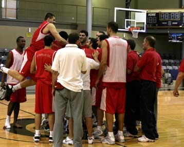 Η Μάριον Τζόουνς, το δείπνο με τον Πόποβιτς και επιτέλους δράση στις ΗΠΑ