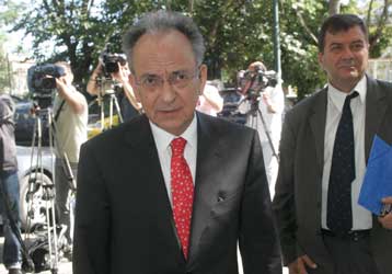 Να ανοίξουν τα χαρτιά τους καλεί τους υποψήφιους o Δ.Σιούφας