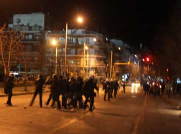 Τρεις οπαδοί του ΠΑΟΚ παραπέμφθηκαν σε δίκη για τα επεισόδια στην περιοχή Χαριλάου