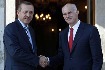 Όλα τα διπλωματικά εργαλεία θα βρίσκονται στο τραπέζι, το μήνυμα Παπανδρέου προς Αγκυρα