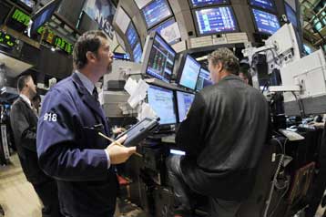 Χαμηλότερα τα ευρωπαϊκά χρηματιστήρια, ψηλότερα η Γουόλ Στριτ την Παρασκευή