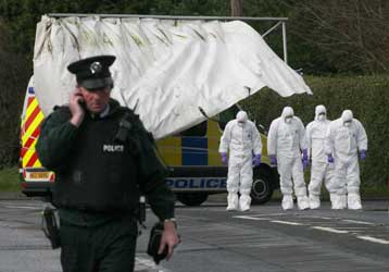 Αποσχισθείσα οργάνωση του IRA αποκηρύσσει τη βία και ανακοινώνει παράδοση όπλων