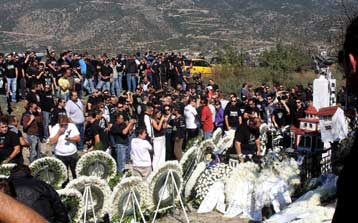 Συγκίνηση στο μνημόσυνο για τους οπαδούς του ΠΑΟΚ