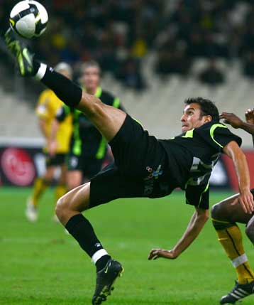 Νοκ άουτ ένα μήνα ο Βελάσκο που τραυματίστηκε στο… εχθρικό δίτερμα