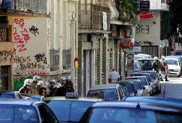 Ενίσχυση της αστυνομικής παρουσίας στα Εξάρχεια ζήτησε ο Μιχ.Χρυσοχοΐδης