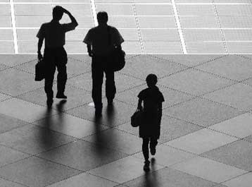 Η οικονομική κρίση οδηγεί σε ραγδαία αύξηση της επισφαλούς εργασίας