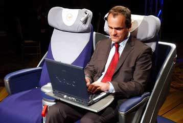 Διαδίκτυο και κινητή τηλεφωνία θα προσφέρει στις πτήσεις της η Lufthansa