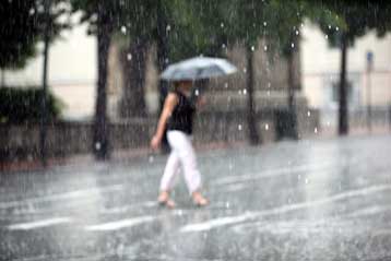 Επιδεινώνεται ο καιρός, με βροχοπτώσεις και πτώση της θερμοκρασίας