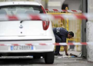 Δύο συλλήψεις στο Μιλάνο μετά την επίθεση εναντίον στρατοπέδου καραμπινιέρων