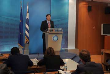 Διαψεύδει η κυβέρνηση ενδεχόμενο συγχώνευσης της ATEbank και του ΤΤ