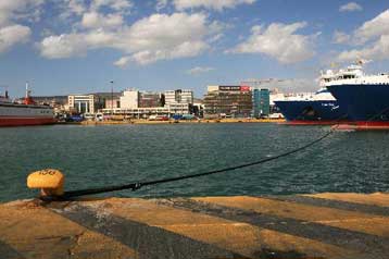 Αρση της απαγόρευσης απόπλου, κανονικά τα δρομολόγια από Πειραιά