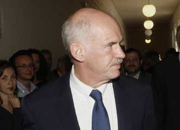 Αιφνιδιαστική επίσκεψη στο υπουργείο Παιδείας από τον Γιώργο Παπανδρέου