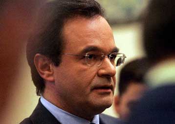 Τρίμηνο σχέδιο «έκτακτης ανάγκης» στην οικονομία για τη συγκράτηση των ελλειμμάτων