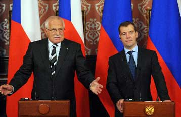 Αποκλείεται η επαναδιαπραγμάτευση της Συνθήκης της Λισαβόνας, διαμηνύει η Γαλλία