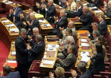 Πρόεδρος της Βουλής με 168 ψήφους ο Φίλιππος Πετσάλνικος