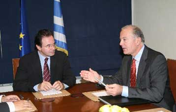 Σε δημοσιονομικό εκτροχιασμό η χώρα, στόχος μονοψήφιο έλλειμμα το 2010