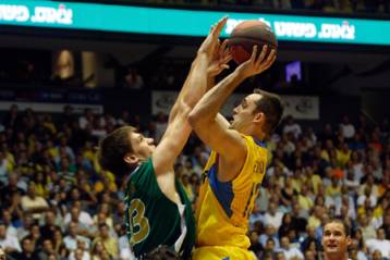 Πρεμιέρα με το δεξί για τη Μακάμπι στο ματς που άνοιξε την αυλαία της Ευρωλίγκα