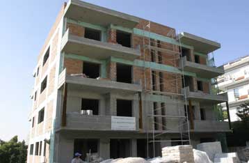 Νομιμοποίηση των ημιυπαίθριων με μεταφορά συντελεστή εξετάζει το υπ.Περιβάλλοντος