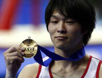 Κυρίαρχος στο Παγκόσμιο ενόργανης ο Ουτσιμούρα