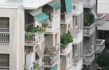 Προσωρινή αναβολή στο πρόγραμμα ενεργειακής αναβάθμισης των κτιρίων