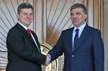 Δηλώσεις αλληλοϋποστήριξης στη συνάντηση των προέδρων Τουρκίας και ΠΓΔΜ